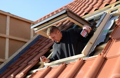 Pose de fenêtres de toit Velux à Mièges
